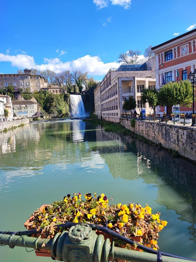 In Centro Rooms And Apartments Isola di Liri المظهر الخارجي الصورة