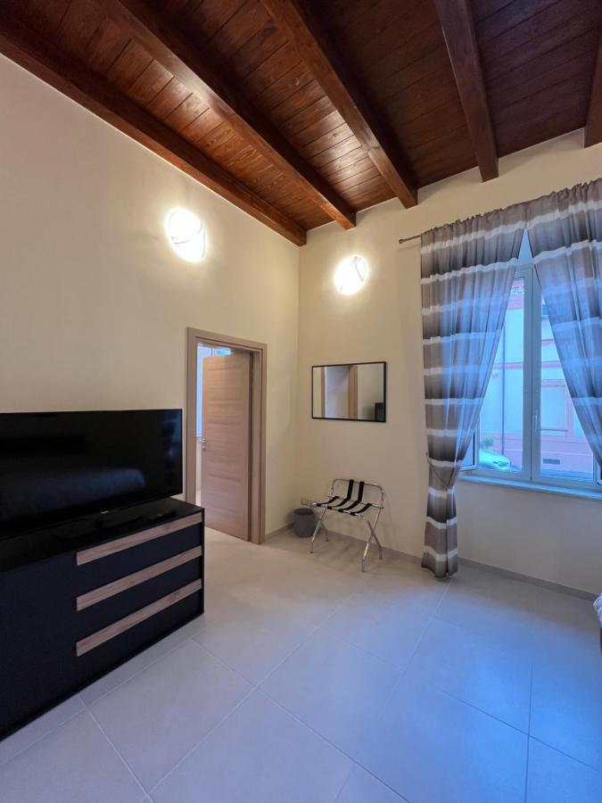 In Centro Rooms And Apartments Isola di Liri المظهر الخارجي الصورة