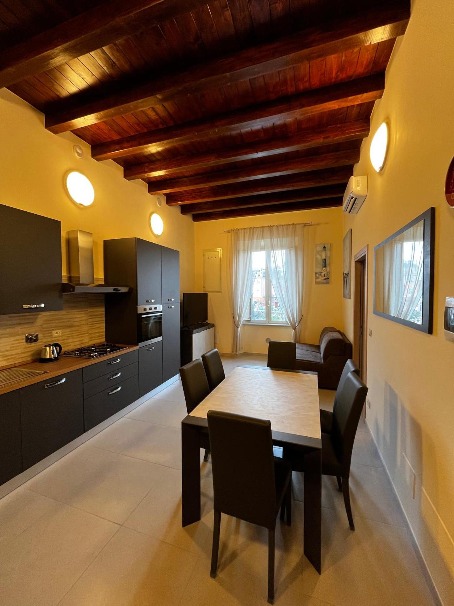 In Centro Rooms And Apartments Isola di Liri المظهر الخارجي الصورة